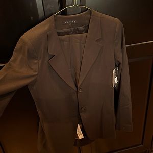 Business suit for woman